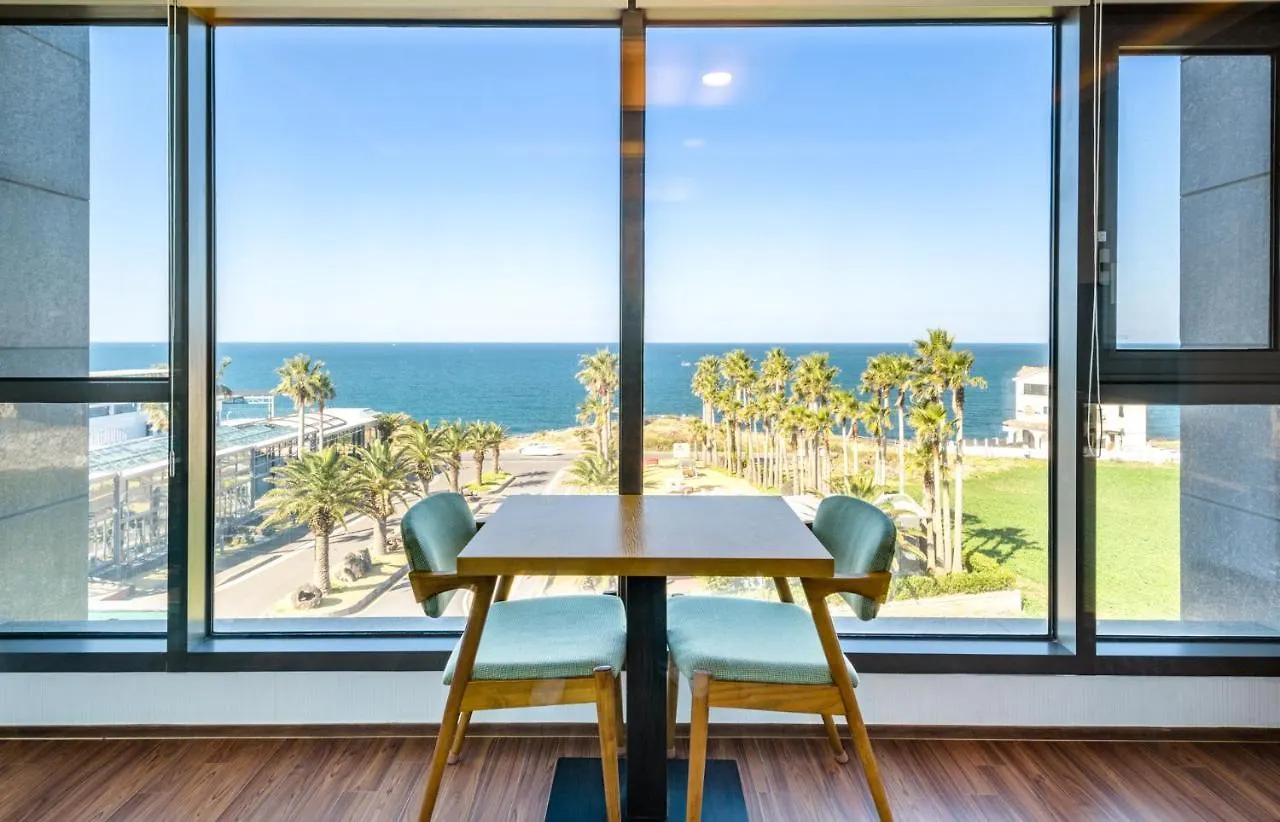 Uni Hotel Jeju 4*,